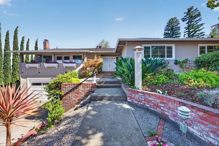 Property Photo:  990 Oxford Drive  CA 94024 