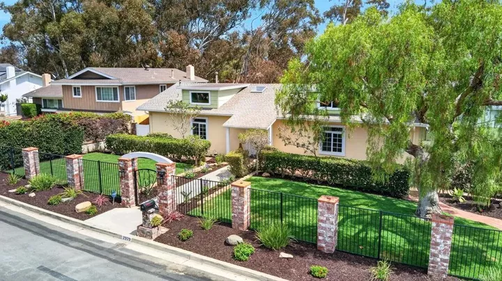 Property Photo:  2939 Mesa Drive  CA 92054 