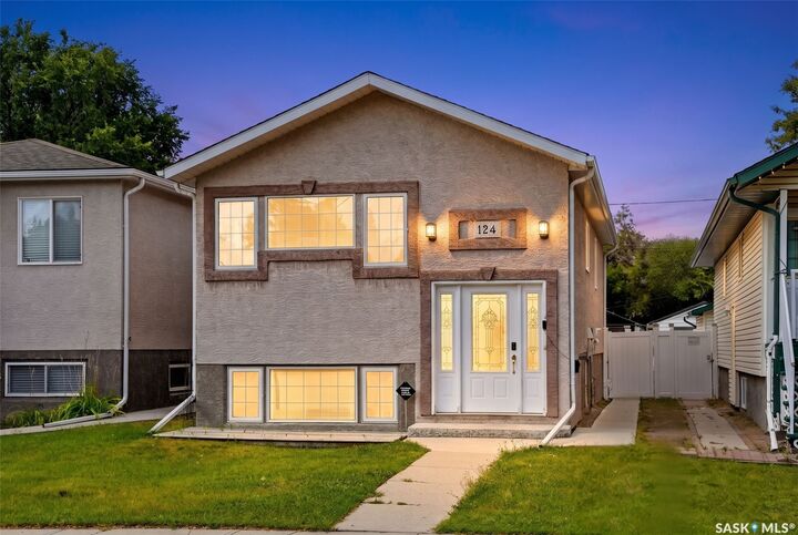 Property Photo:  124 College Avenue  SK S4N 0W5 