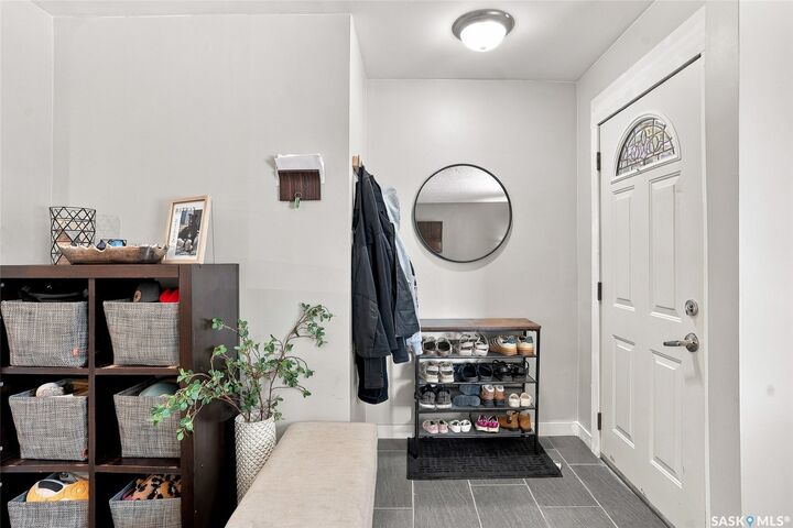 Property Photo:  2518 Ewart Avenue  SK S7J 1Y8 