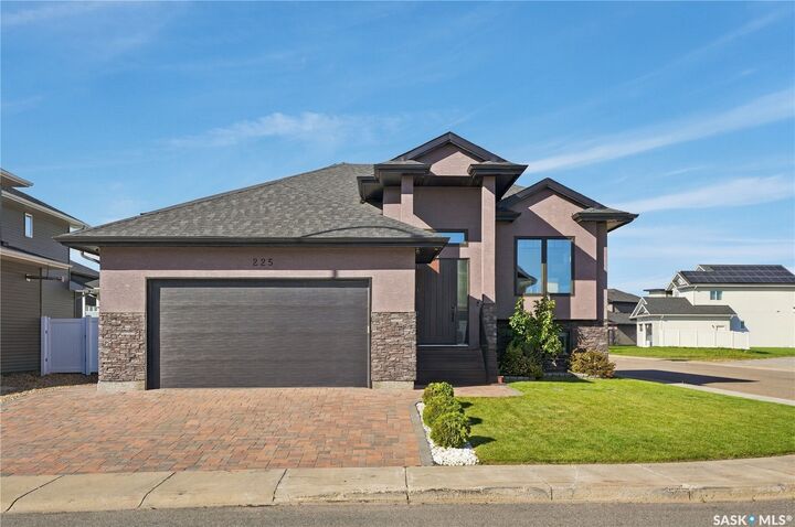 Property Photo:  225 Cowan Crescent  SK S0K 2T1 