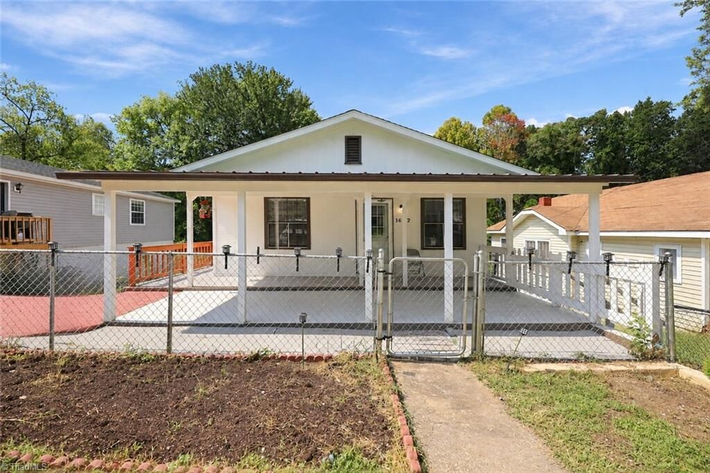 Property Photo:  1627 N Hamilton Street  NC 27272 