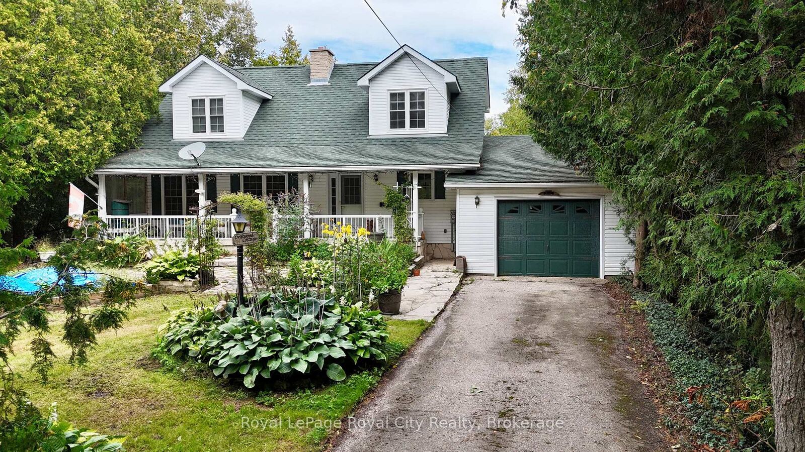 Property Photo: 8 Brock Street ON N0H 2R0