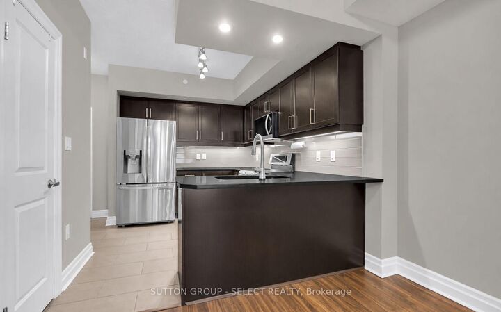 Property Photo:  89 Ridout Street 102  ON N6C 3X2 