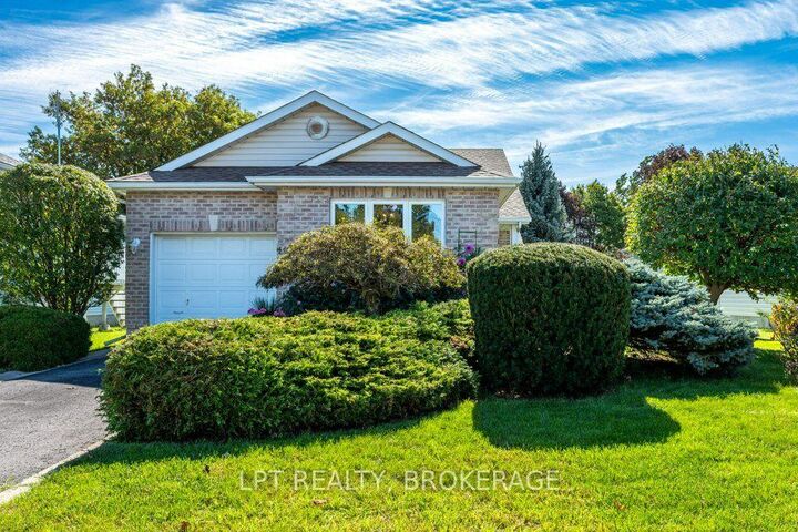 Photo de la propriété: 401 Waterloo Drive ON K7M 8K7