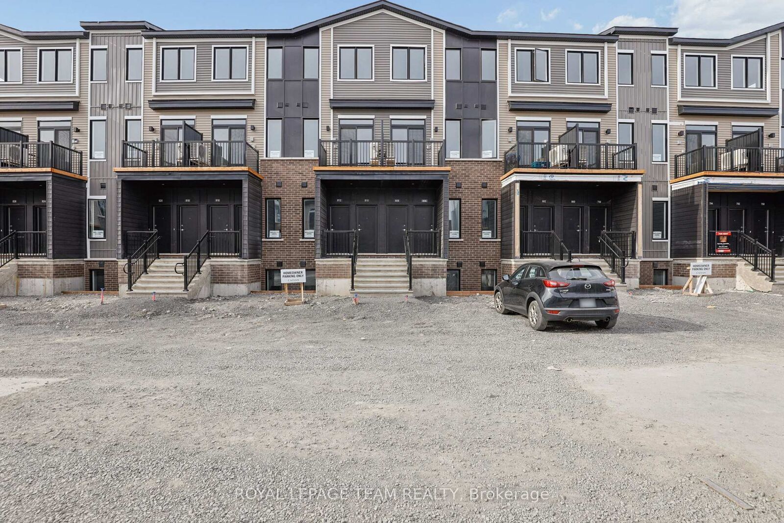 Property Photo:  808 Utopie Private  ON K1W 0Y4 