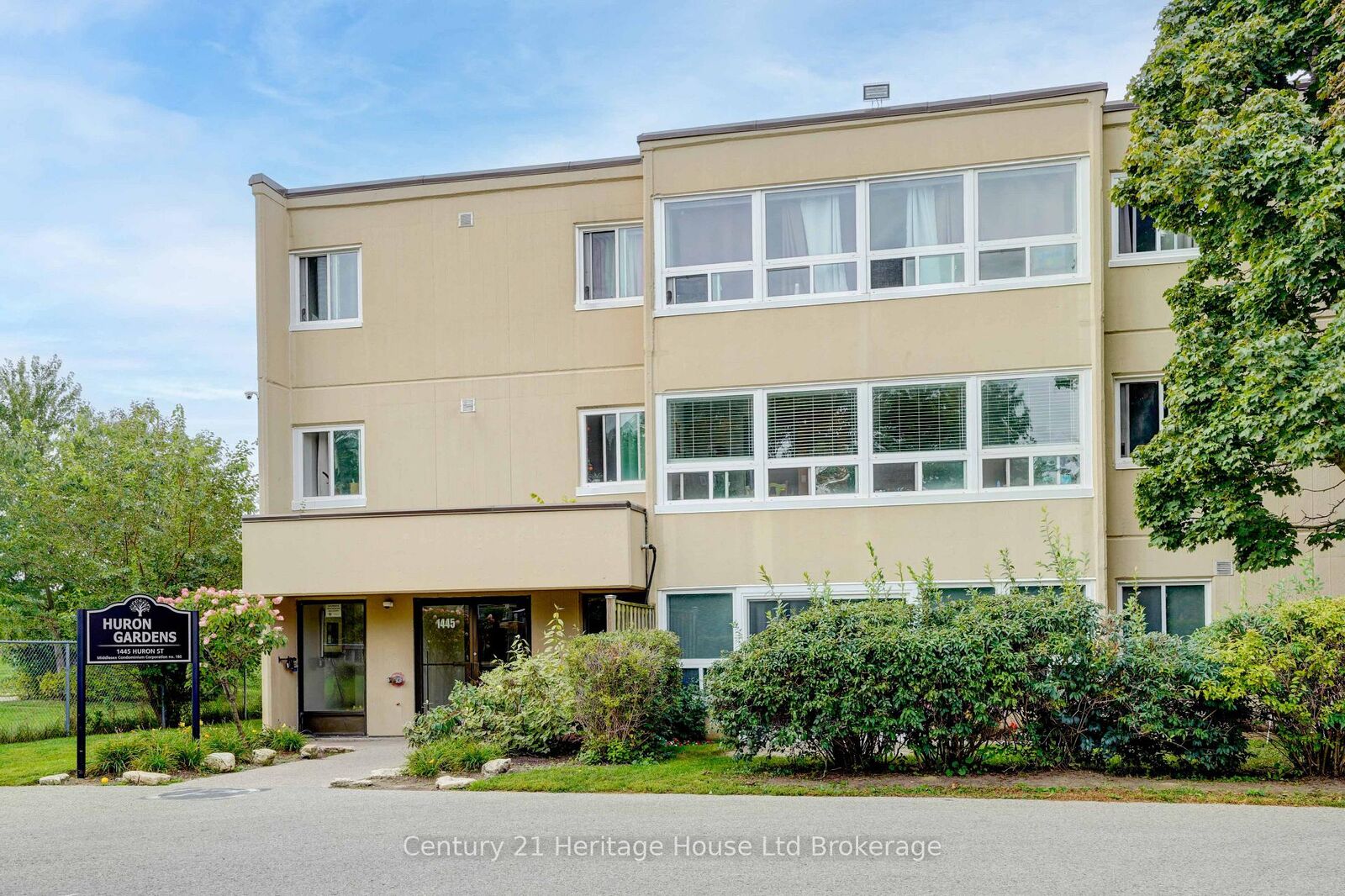 Property Photo:  1445 Huron Street 205  ON N5V 2E6 
