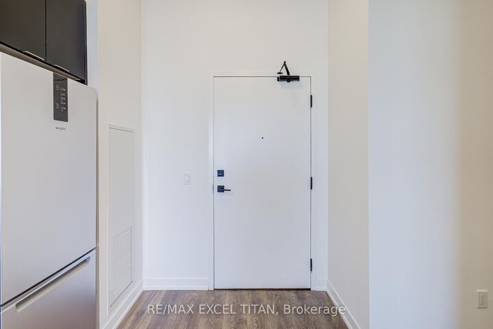 Property Photo:  498 Caldari Road N 3003  ON L4K 0R6 