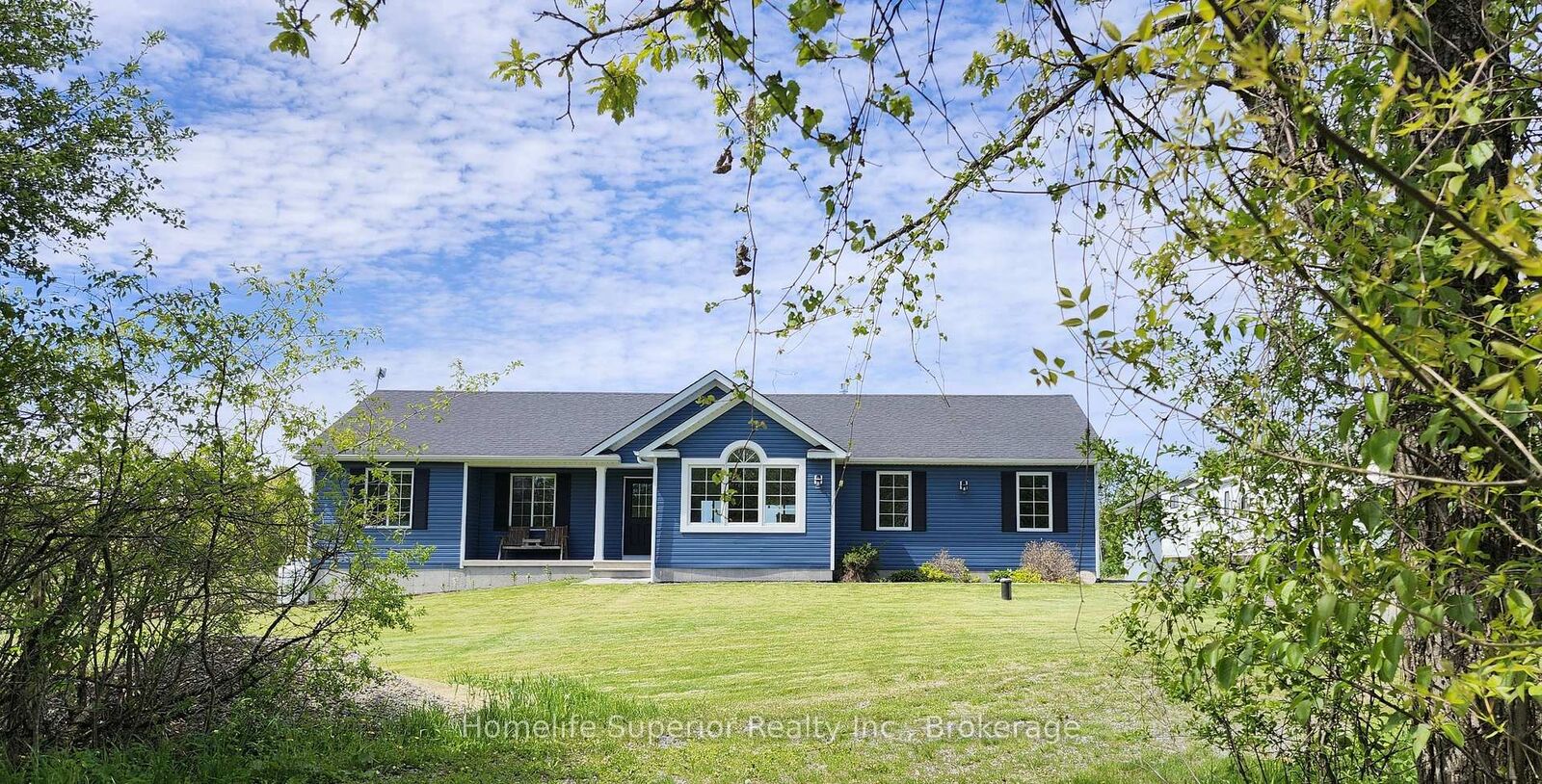Property Photo: 307 Tracey Road ON K0K 2Y0