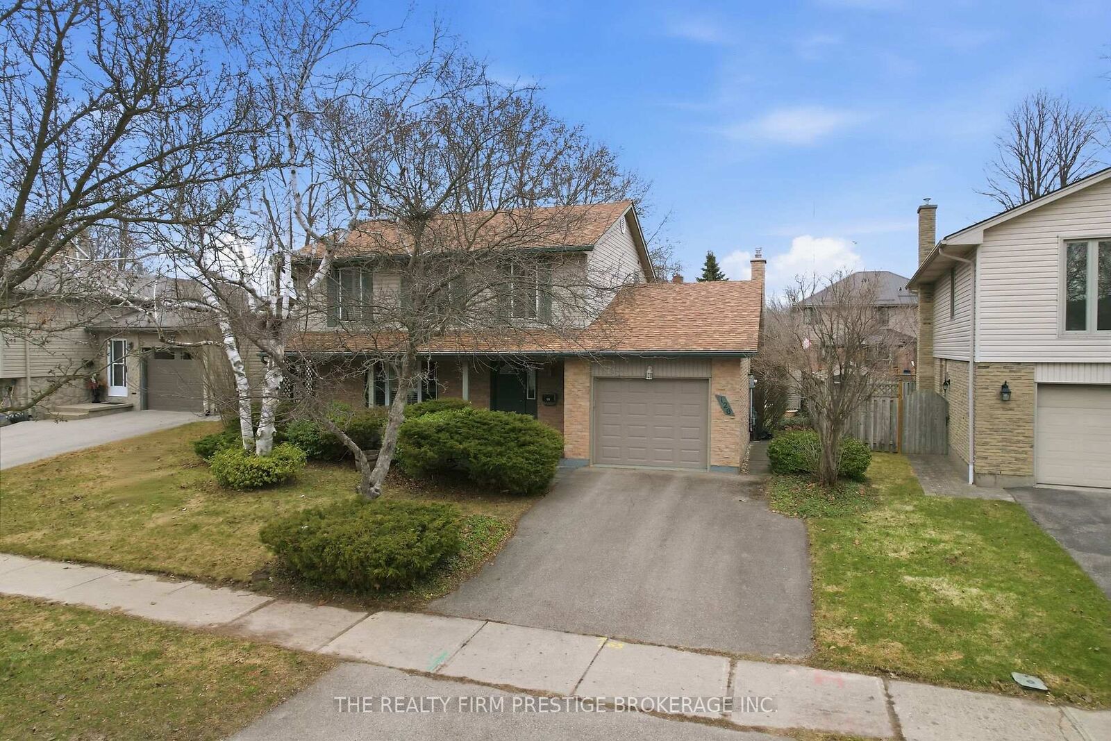 Property Photo: 126 Gardenvale Crescent ON N6J 4B9