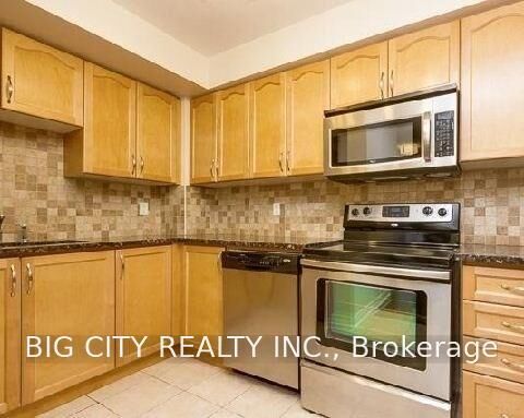 Property Photo:  20 Mendelssohn Street 9  ON M1L 0G6 