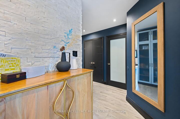 Property Photo: 20 Manett Crescent ON L6X 4X4