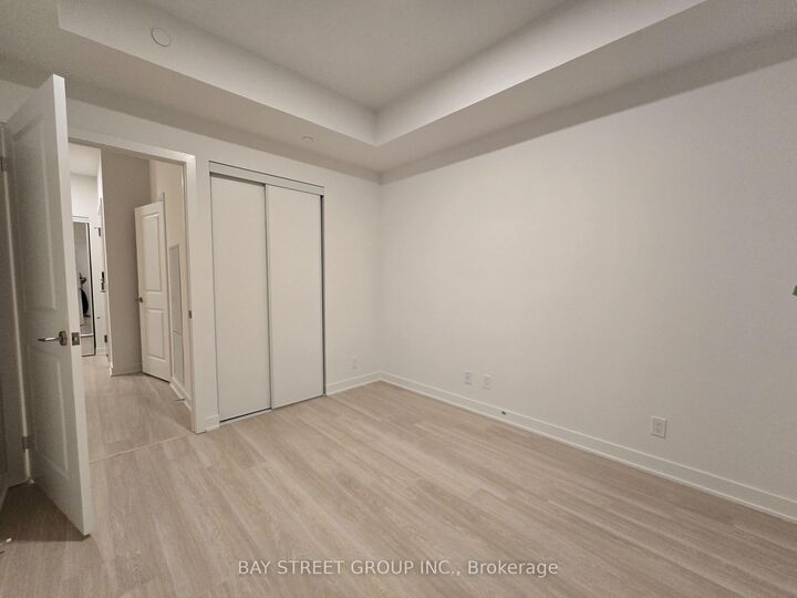 Property Photo:  50 Upper Mall Way 1806  ON L4J 0L8 