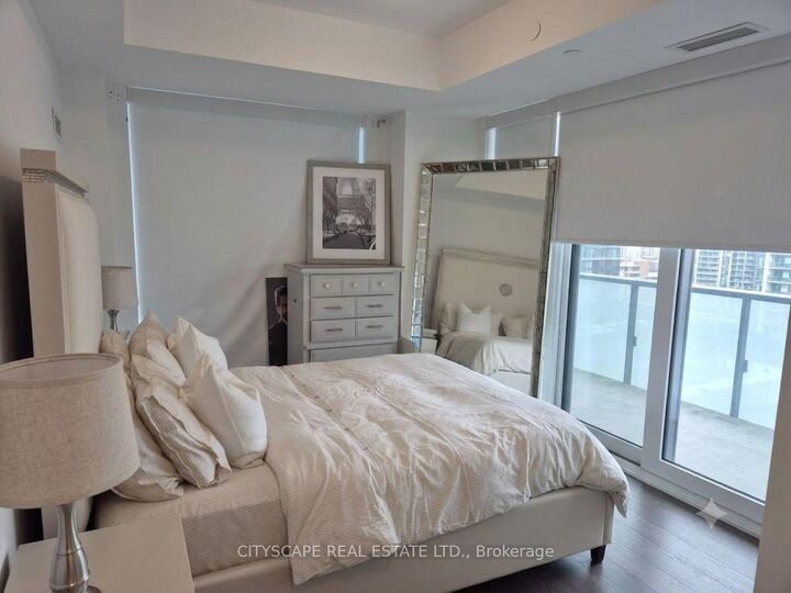 Property Photo:  4655 Metcalf Avenue 307  ON L5M 0Z7 