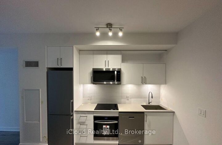 Property Photo:  70 Princess Street 1429  ON M5A 0X6 