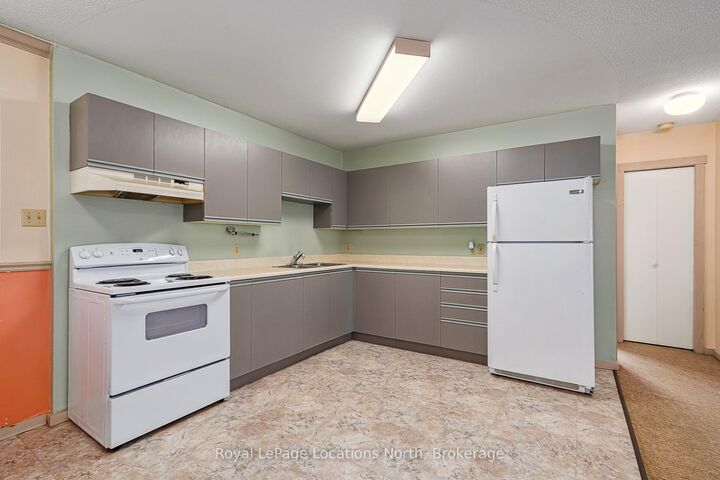 Property Photo:  891 River Road W 1  ON L9Z 2K8 