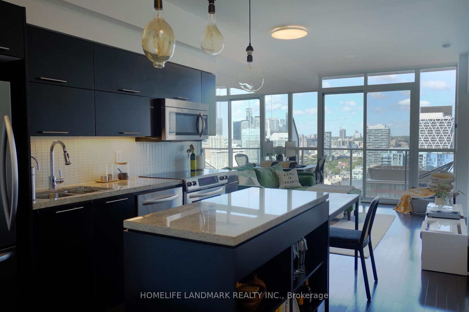 Photo de la propriété: 126 Simcoe Street 3306 ON M5H 4E6