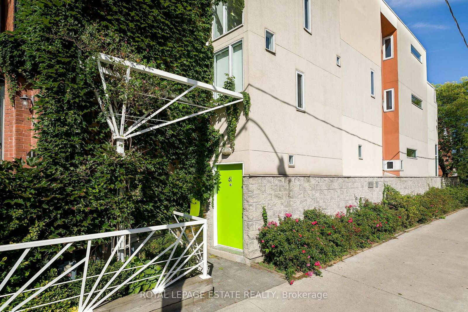 Property Photo: 61 Seaton Street ON M5A 2T2