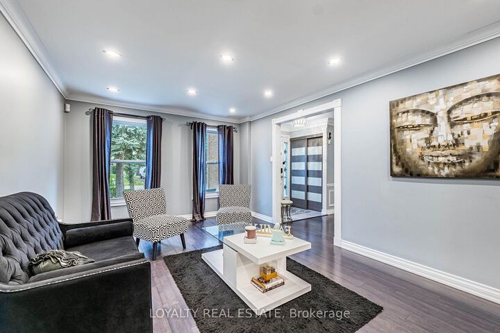 Property Photo: 52 Newcastle Crescent ON L6S 3Y8
