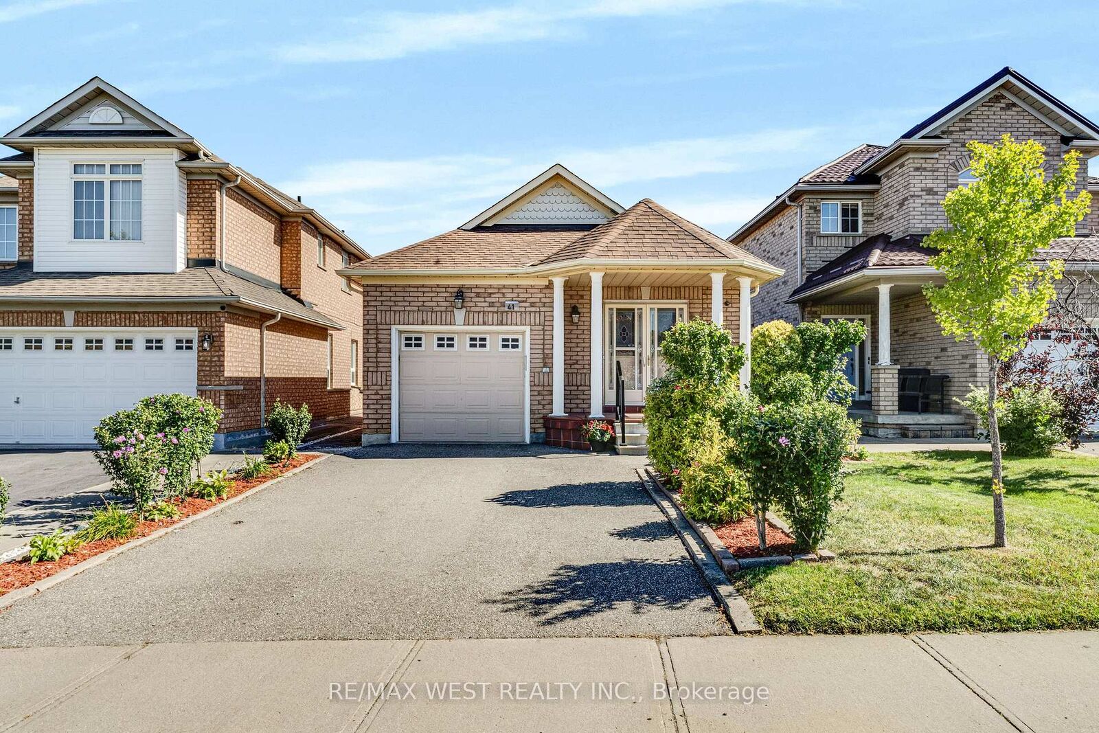 Property Photo:  41 Olympia Crescent  ON L6X 4W2 