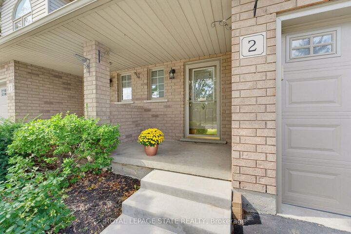 Property Photo:  40 Braemar Avenue 2  ON N3W 2N1 