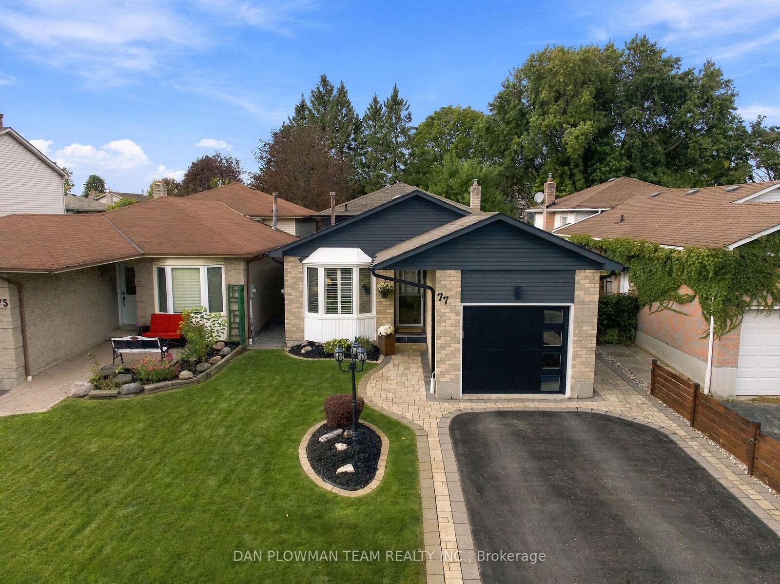 Property Photo:  77 Hialeah Crescent  ON L1N 6P9 