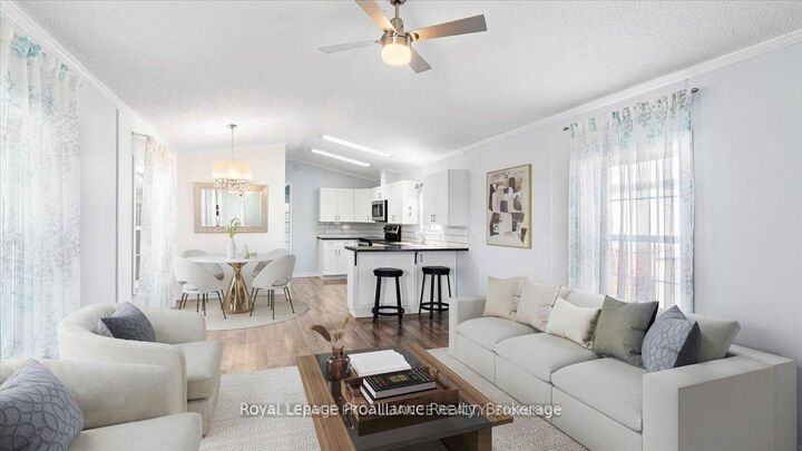 Photo de la propriété:  311 Dundas Street E 18  ON K8V 1M1 