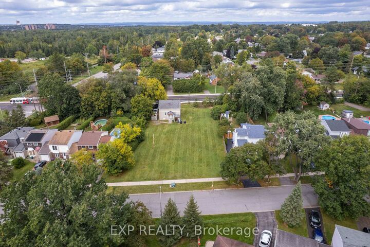 Photo de la propriété:  2446 Innes Road  ON K1B 3J9 