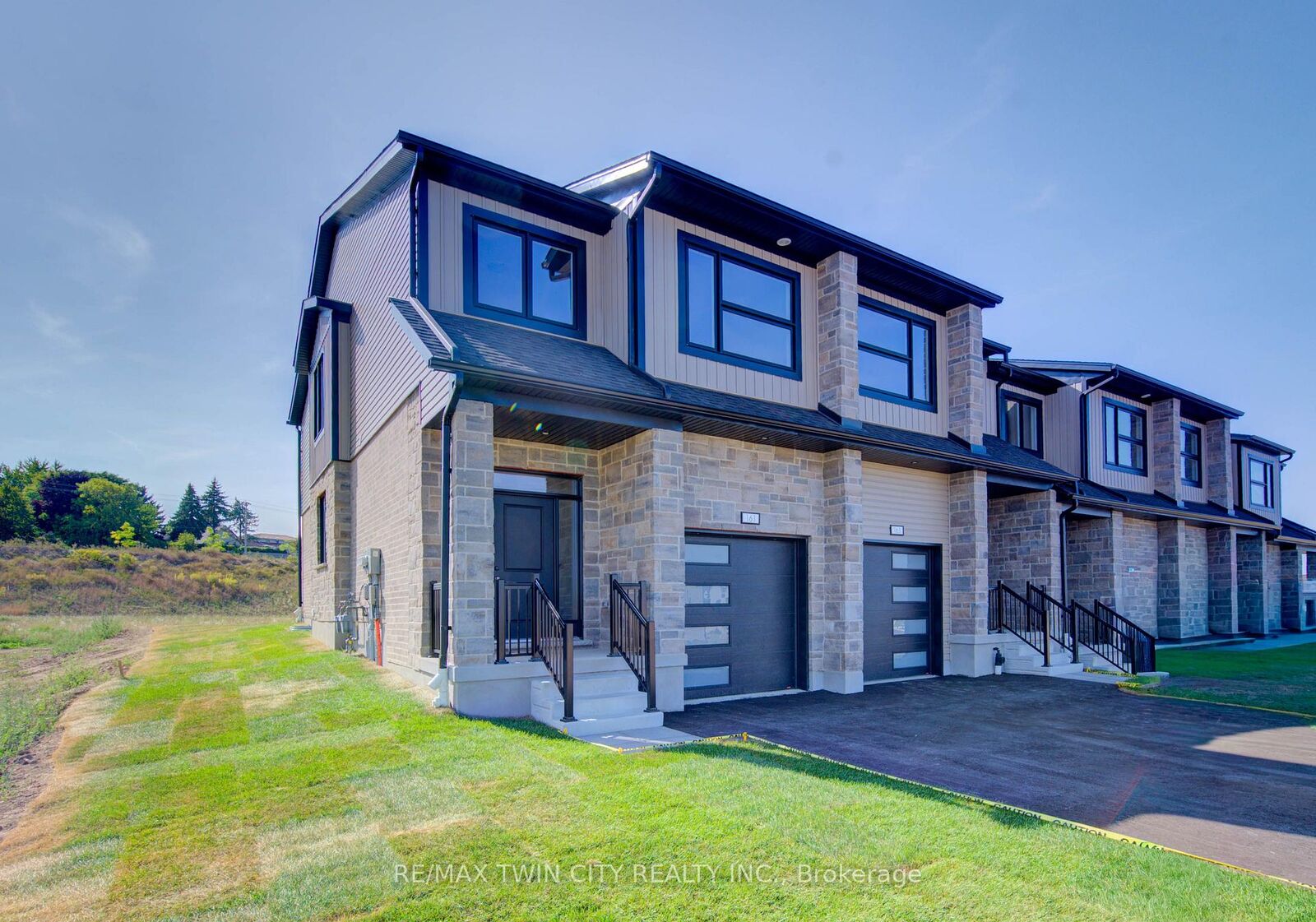 Property Photo:  161 Dunnigan Drive  ON N2B 0B1 