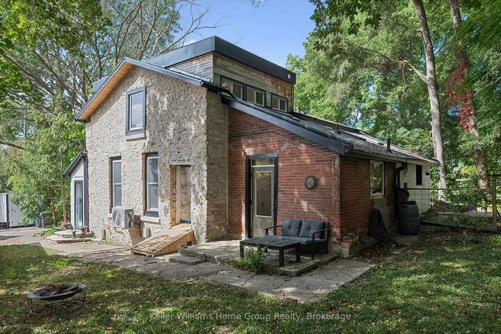 Property Photo: 37 Arthur Street N ON N1E 4T7