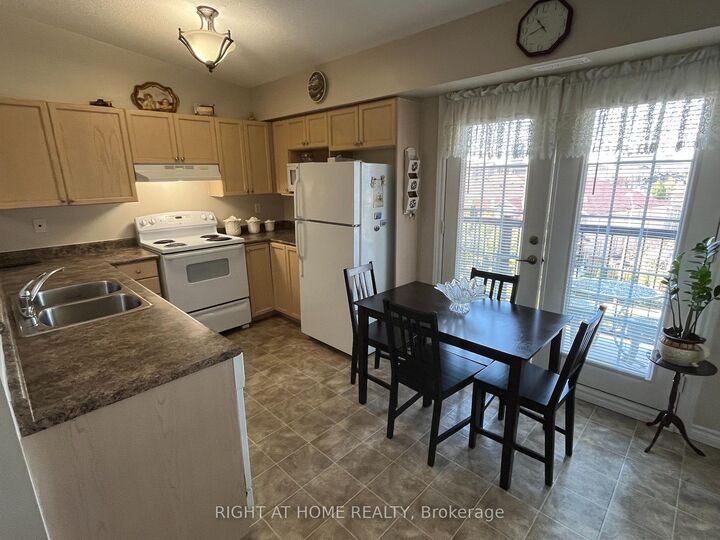 Property Photo:  1487 Maple Avenue 401  ON L6T 0B7 