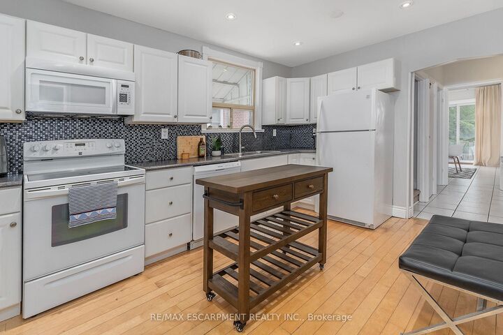 Property Photo:  282 East 13th Street  ON L9A 3Z9 
