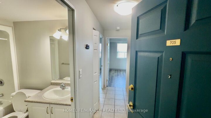 Property Photo:  593 Strasburg Road 705  ON N2E 0J7 