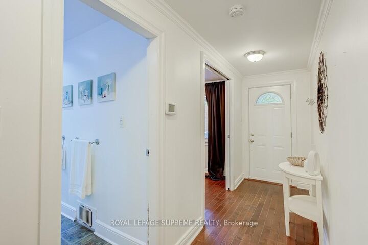 Photo de la propriété:  24 Wiley Avenue  ON M4J 3W4 