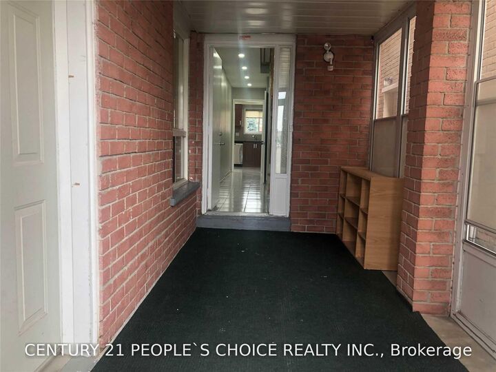 Property Photo:  62 James Edward Drive  ON L3S 1Z8 