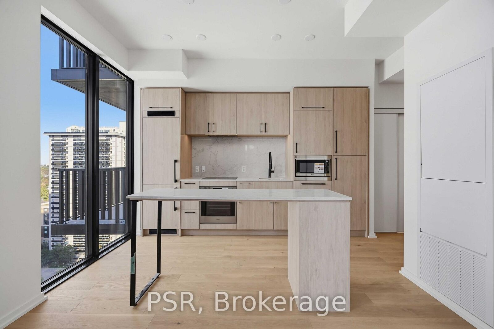 Property Photo:  109 Erskine Avenue 1906  ON M4P 1Y5 
