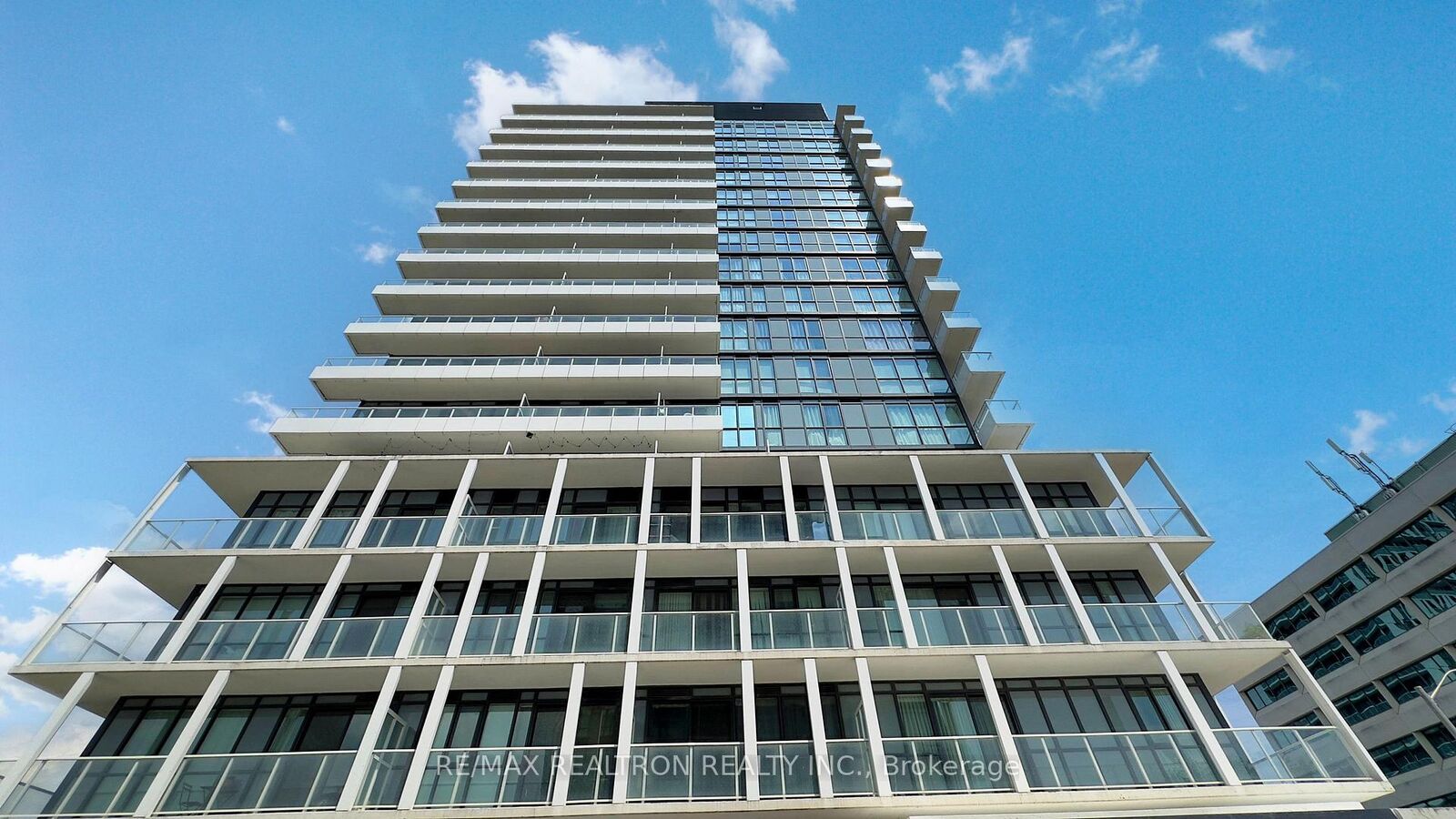Property Photo:  180 Fairview Mall Drive 1605  ON M2J 4T1 