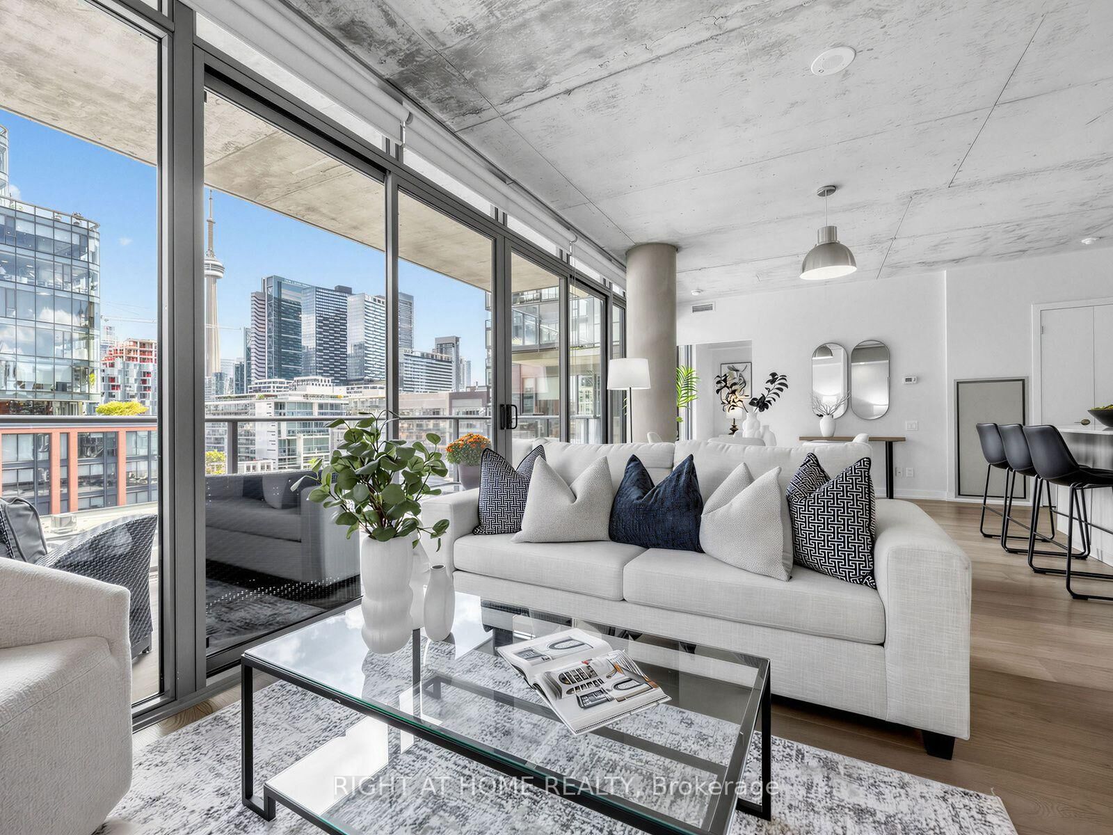 Photo de la propriété:  650 King Street West Street W 708  ON M5V 1M5 