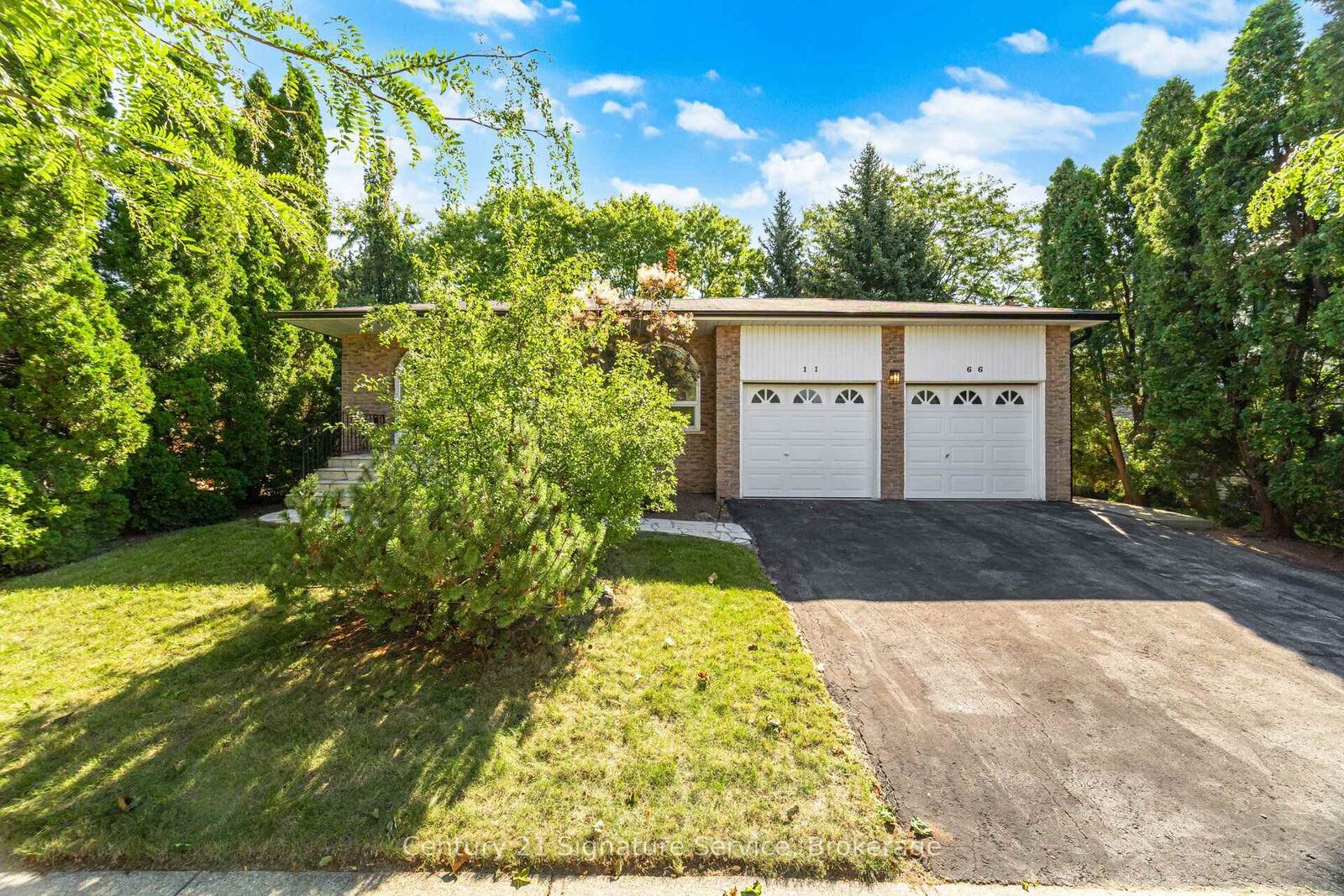 Property Photo:  1166 Grand Boulevard  ON L6H 2V1 