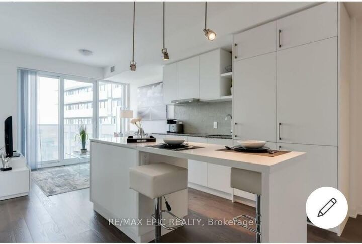 Property Photo: 100 Harbour Street 5705 ON M5J 0B5