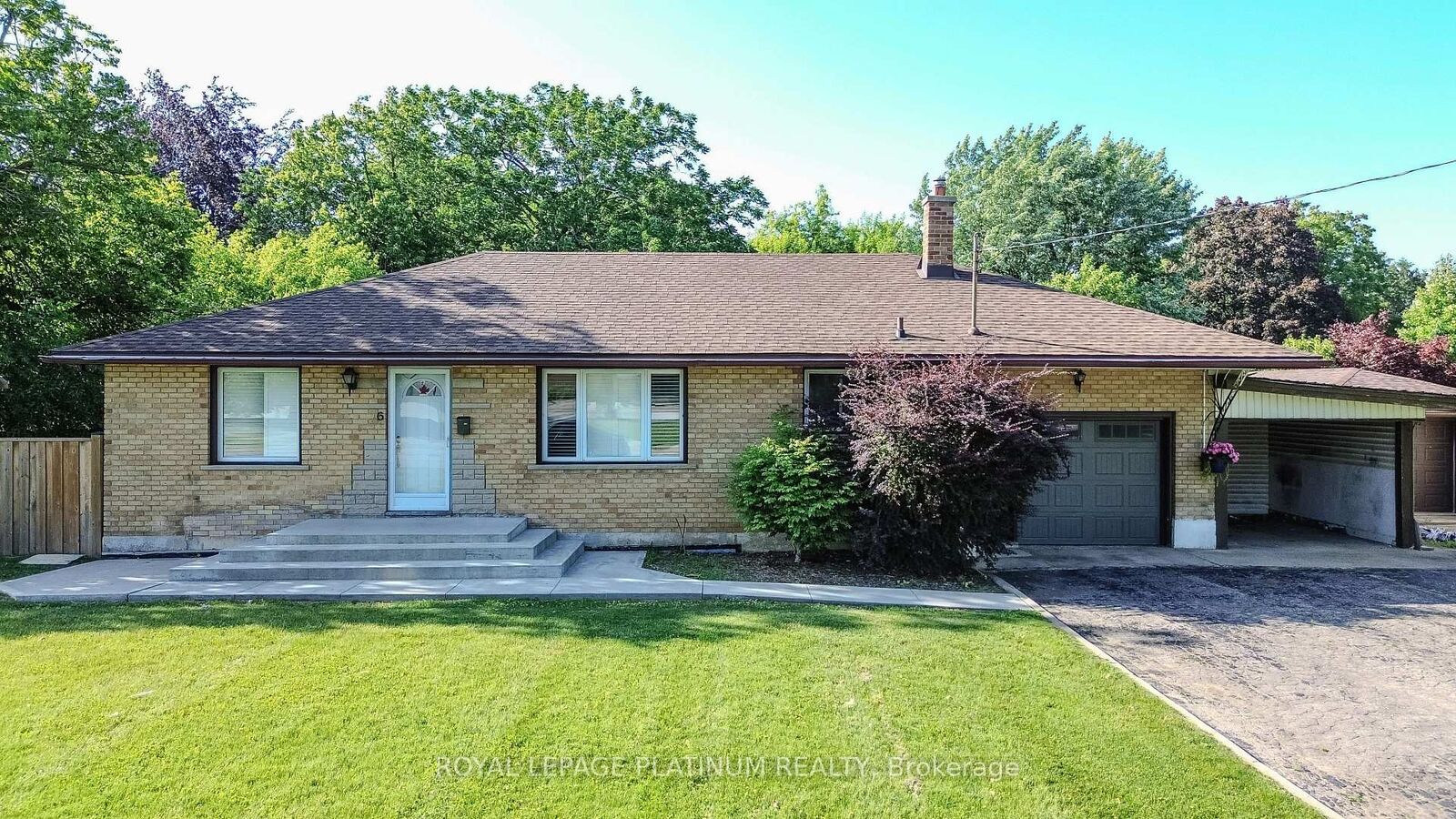 Photo de la propriété:  6 Varadi Avenue  ON N3R 3M8 