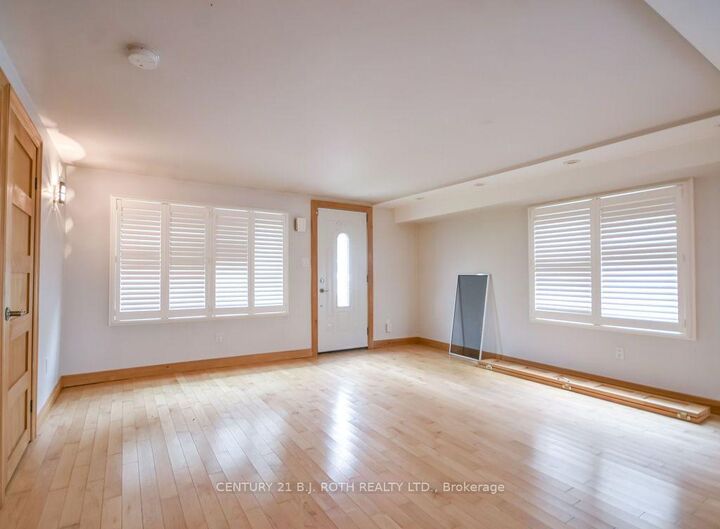 Photo de la propriété:  45 Grove Street W  ON L4N 1M6 