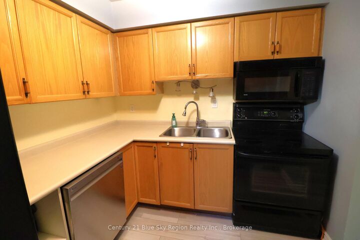 Property Photo:  39 Beaver Crescent  ON P1A 3N1 
