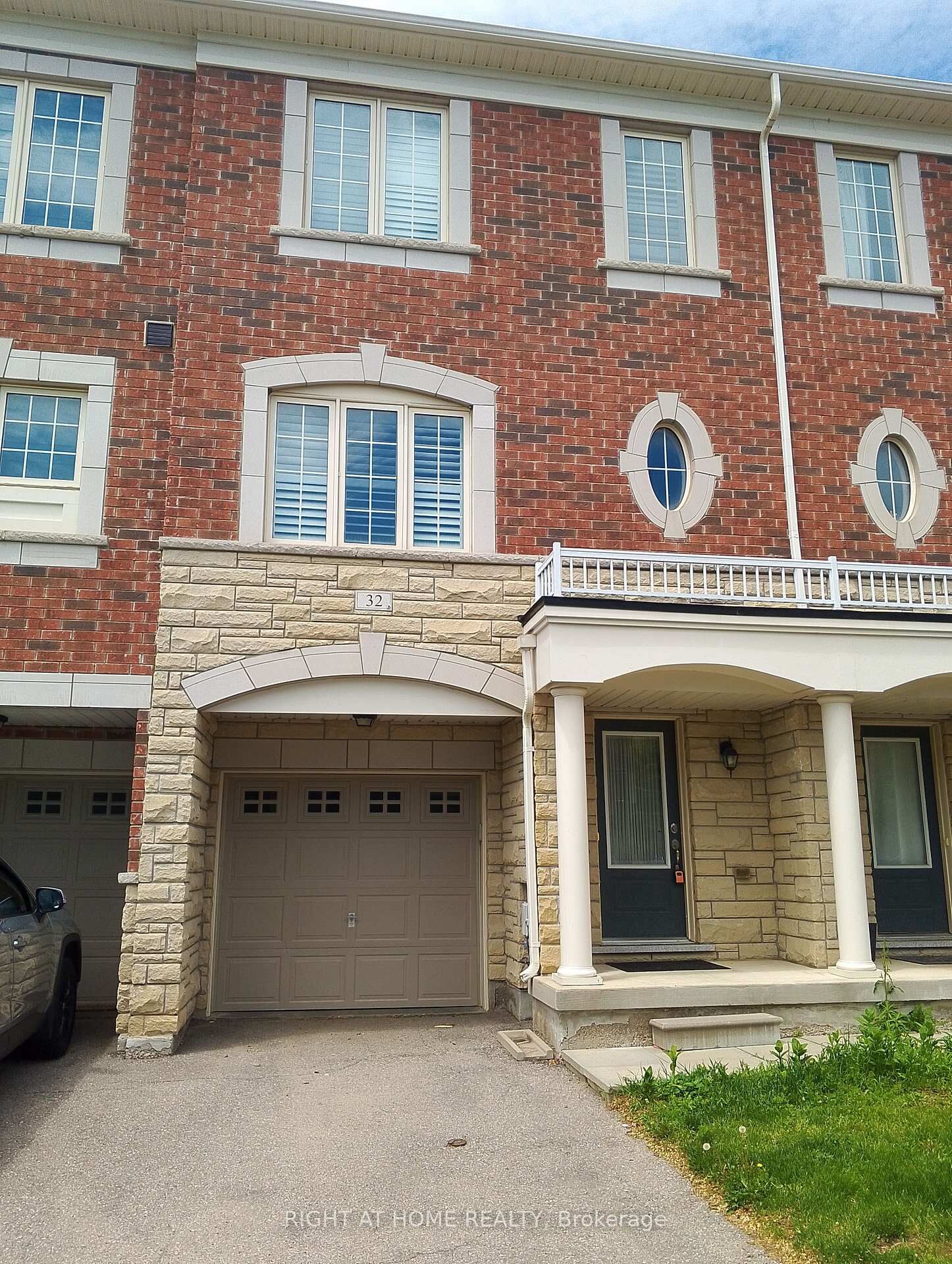 Property Photo:  32 Aspen Hills Road  ON L6Y 6E4 