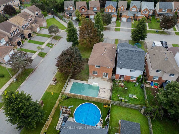 Property Photo:  70 Fry Crescent  ON L1C 4Y3 