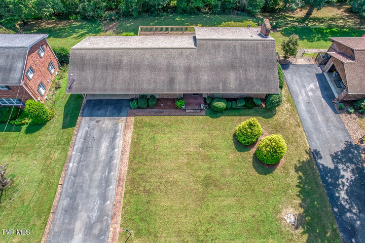 Property Photo: 817 Beechwood Drive TN 37663