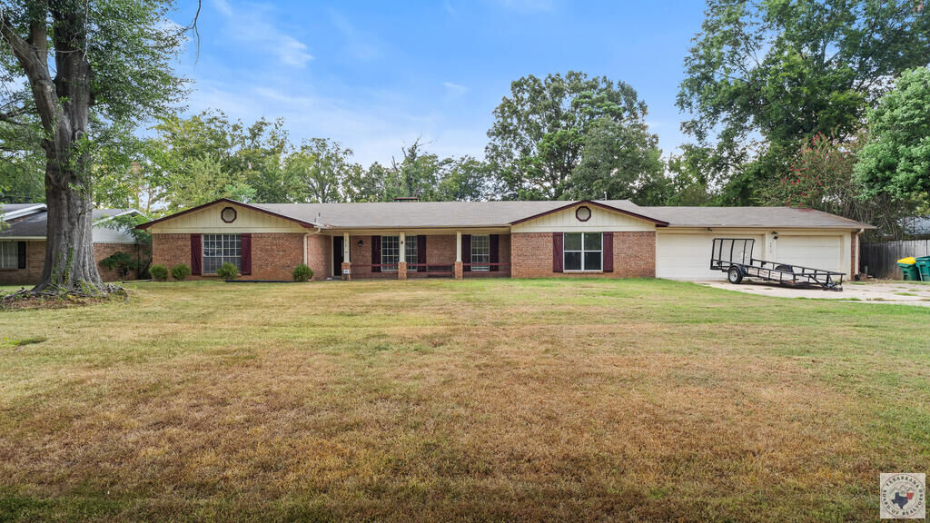 Property Photo:  5810 Sleepy Hollow Dr  TX 75503 