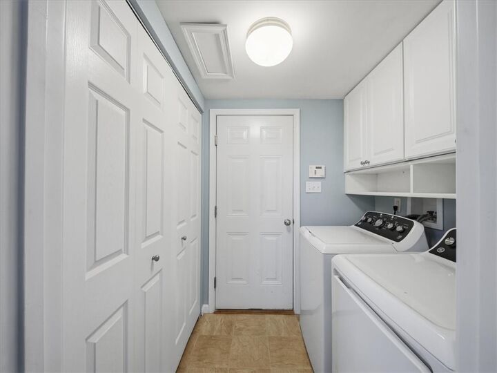 Property Photo:  400 Fairgate Dr  PA 15090 