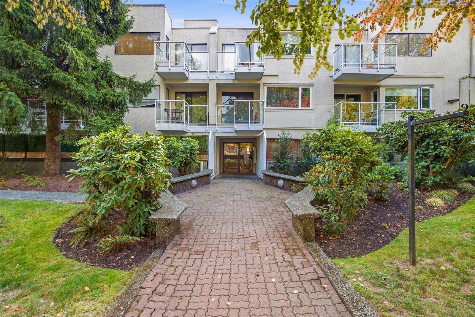 Property Photo:  830 E 7th Avenue 107  BC V5T 4J2 