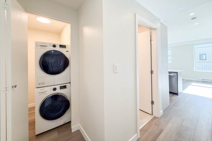 Property Photo:  3588 Hull Street 306  BC V5N 4R9 